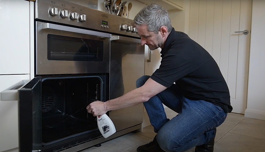 Cleaning Your Oven - Spray Oven With Professional Oven Cleaner